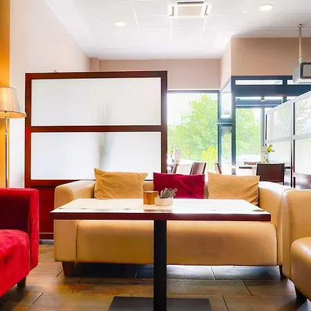 福克斯卡托维兹霍茹夫酒店 3*